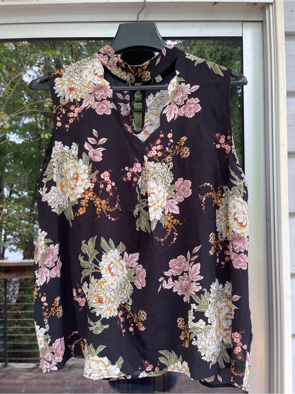 Monteau Black Floral Keyhole Mock Neck Sleeveless top- Date Night Going Out
